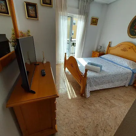 Tamarit Beach Holiday House *